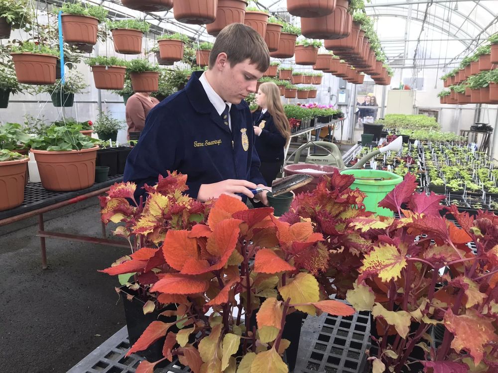 Great job Floriculture teams! Today our advanced team took first place at the district competition and our beginning team took fourth. Shoutout to Meah Saddler for leading the charge for the advanced team (and the whole contest!) and Axel Holloway earning high individual for the beginning team. Good luck at State on April 22nd!  Photo Featuring Tanner Swearingen